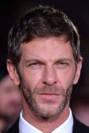 Portrait de Sam Hazeldine